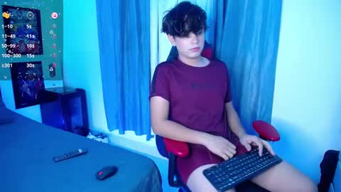 Snapshot of andyboy_19 chatting on January 26, 12:48 am andy online show from January 26, 12:48 am