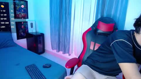 Snapshot of andyboy_19 chatting on January 22, 12:16 am andy online show from January 22, 12:16 am