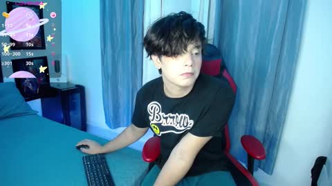 Snapshot of andyboy_19 chatting on February 7, 11:45 pm andy online show from February 7, 11:45 pm