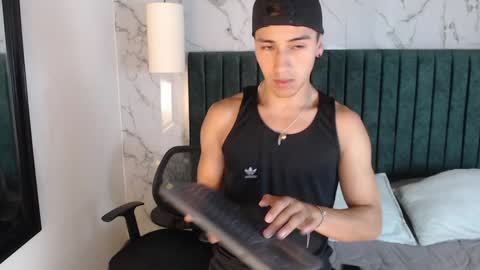 Andy Joy  online show from December 10, 11:11 am