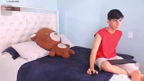 Snapshot of andyy_big_cock chatting on October 14, 7:43 pm Andy online show from October 14, 7:43 pm