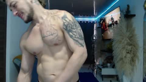 Angel Curl online show from April 3, 7:10 pm