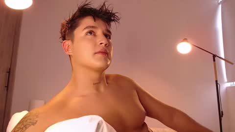 Angel online show from November 25, 7:05 pm