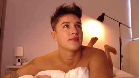 Snapshot of angelcossio chatting on October 15, 9:44 pm Angel online show from October 15, 9:44 pm