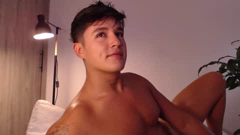 Snapshot of angelcossio chatting on December 25, 6:52 pm Angel online show from December 25, 6:52 pm