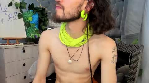 angeldamianart online show from November 21, 10:42 pm