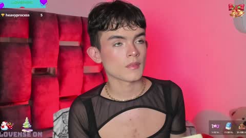 Snapshot of angelocute_ chatting on December 12, 6:36 am Angelo I work from home this is my room online show from December 12, 6:36 am