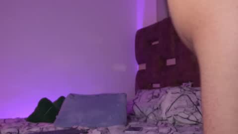 Snapshot of angelocute_ chatting on September 14, 5:42 am Angelo I work from home this is my room online show from September 14, 5:42 am
