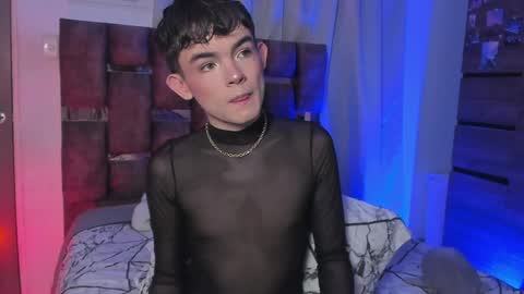 Snapshot of angelocute_ chatting on January 12, 10:45 am Angelo I work from home this is my room online show from January 12, 10:45 am