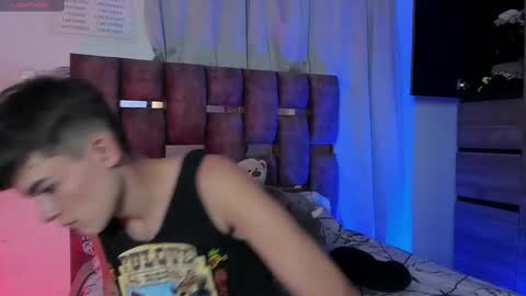 Snapshot of angelocute_ chatting on February 11, 6:30 am Angelo I work from home this is my room online show from February 11, 6:30 am