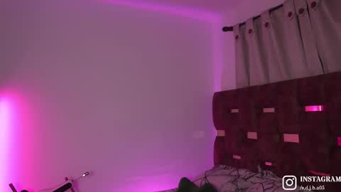 Snapshot of angelocute_ chatting on September 17, 6:47 am Angelo I work from home this is my room online show from September 17, 6:47 am