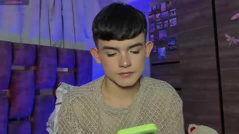 Snapshot of angelocute_ chatting on February 13, 5:48 am Angelo I work from home this is my room online show from February 13, 5:48 am