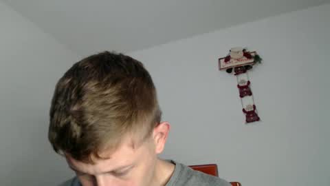 leon online show from December 7, 6:37 pm