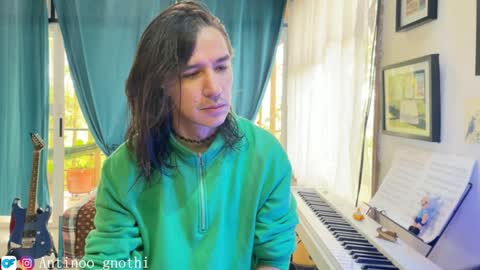 Snapshot of antinoo_gnothi chatting on December 5, 1:17 pm Antinoo Gnothi online show from December 5, 1:17 pm