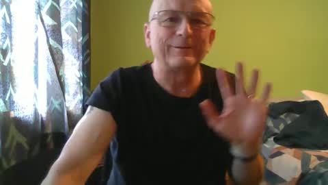 Snapshot of antmatt2025 chatting on October 7, 1:59 pm antmatt2025 online show from October 7, 1:59 pm
