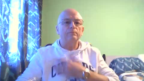Snapshot of antmatt2025 chatting on September 24, 8:02 am antmatt2025 online show from September 24, 8:02 am