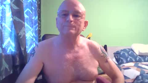 Snapshot of antmatt2025 chatting on October 3, 3:50 pm antmatt2025 online show from October 3, 3:50 pm