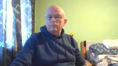 Snapshot of antmatt2025 chatting on October 6, 8:08 am antmatt2025 online show from October 6, 8:08 am
