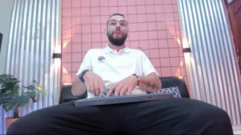 Snapshot of antony_bigdick_ chatting on January 5, 1:13 am Juan Camilo online show from January 5, 1:13 am