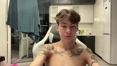 aplant_ online show from November 3, 12:37 am