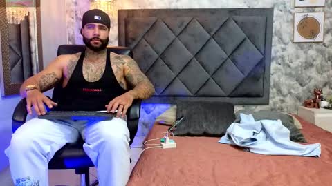 Snapshot of apolo_rousse chatting on September 18, 11:29 pm Apolo online show from September 18, 11:29 pm