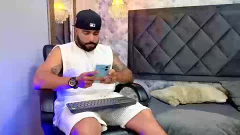 Snapshot of apolo_rousse chatting on September 20, 11:38 pm Apolo online show from September 20, 11:38 pm