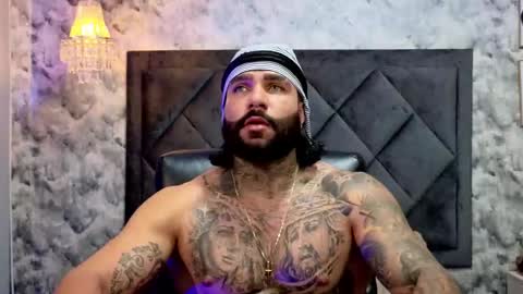 Snapshot of apolo_rousse chatting on October 3, 1:43 am Apolo online show from October 3, 1:43 am