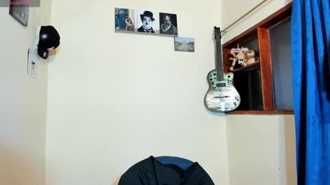 Snapshot of ares_johnsonn chatting on March 6, 12:19 pm Ares online show from March 6, 12:19 pm