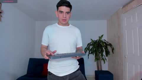 Snapshot of ares_johnsonn chatting on October 17, 1:26 pm Ares online show from October 17, 1:26 pm