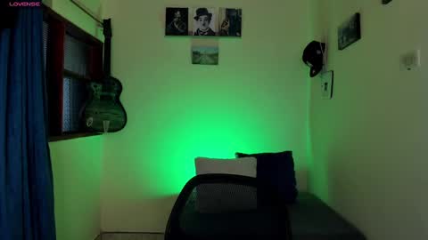 Snapshot of ares_johnsonn chatting on January 25, 7:07 pm Ares online show from January 25, 7:07 pm