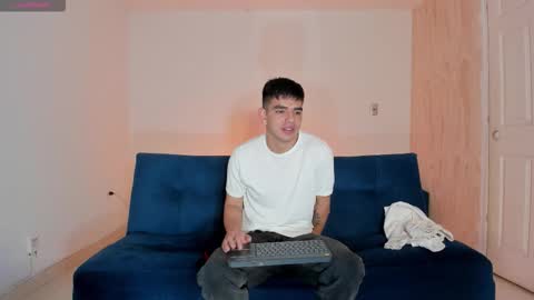 Snapshot of ares_johnsonn chatting on September 9, 1:43 pm Ares online show from September 9, 1:43 pm