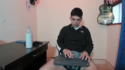 Snapshot of ares_johnsonn chatting on March 11, 6:52 pm Ares online show from March 11, 6:52 pm