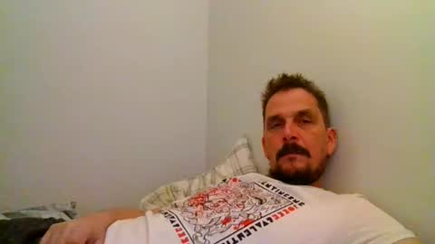 ariparikrigsmann online show from December 6, 8:07 pm