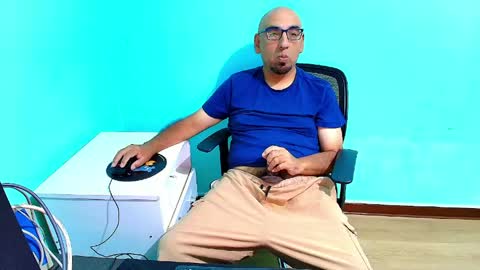 arnelux72 online show from May 25, 5:35 am