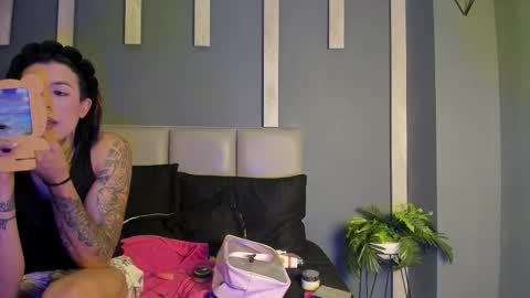 Arohom Lester online show from February 20, 1:24 pm