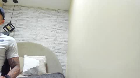 ARON BOLT online show from March 4, 10:50 pm