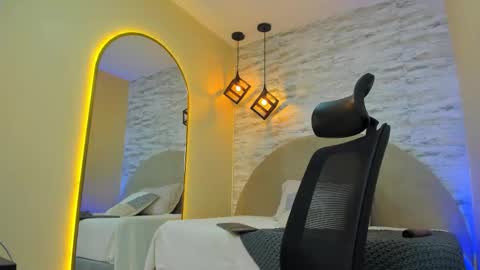 ARON BOLT online show from November 4, 10:44 pm