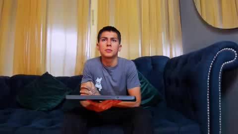 aron_pulse online show from January 9, 1:38 pm