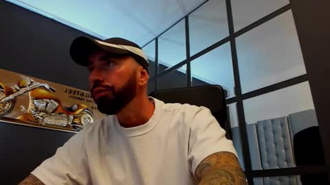 Snapshot of arongrant chatting on September 23, 10:36 am AronGrant online show from September 23, 10:36 am