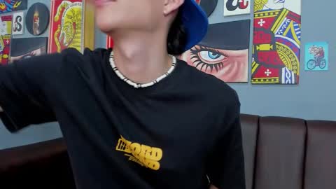 Arontawers online show from April 1, 7:11 pm