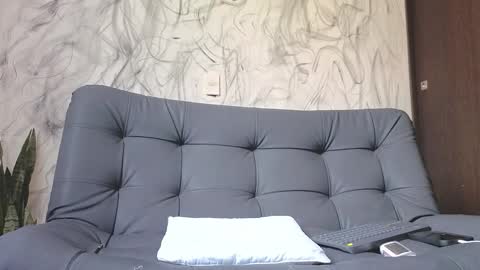   online show from December 19, 2:14 pm