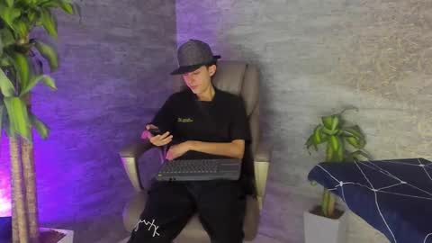 Snapshot of arthurcox_ chatting on October 7, 5:28 pm arthurcox_ online show from October 7, 5:28 pm