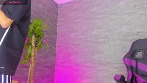 Snapshot of arthurcox_ chatting on September 23, 6:40 pm arthurcox_ online show from September 23, 6:40 pm