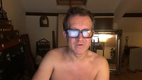 artisterotic online show from November 6, 8:45 pm