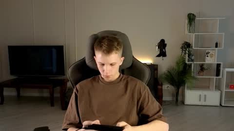 Snapshot of artycropp chatting on September 18, 8:05 am Archie online show from September 18, 8:05 am