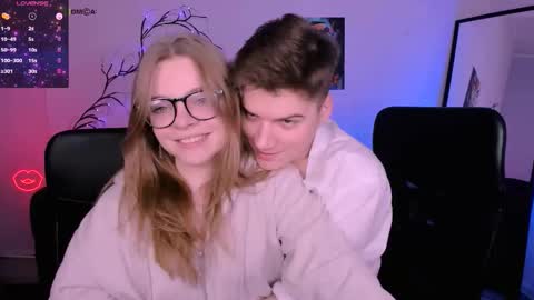 ash_raven_ online show from November 6, 9:18 pm