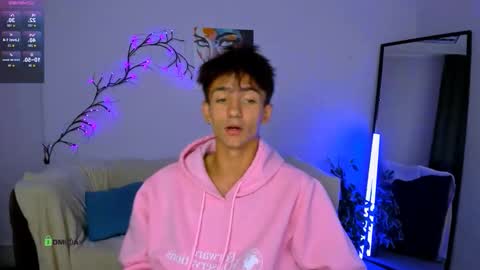 ash_raven_ online show from September 14, 9:50 pm