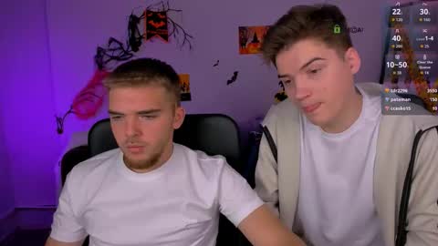 ash_raven_ online show from October 21, 7:39 pm