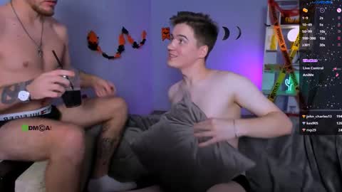 ash_raven_ online show from October 25, 10:33 pm