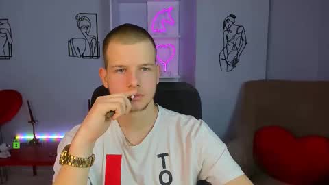 ash_raven_ online show from September 22, 12:48 pm